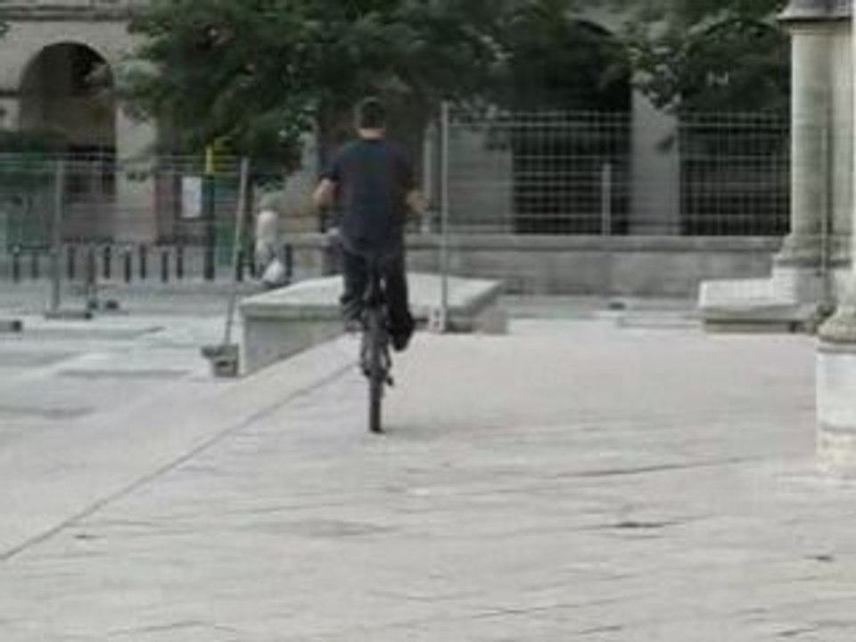 ago en wheelie