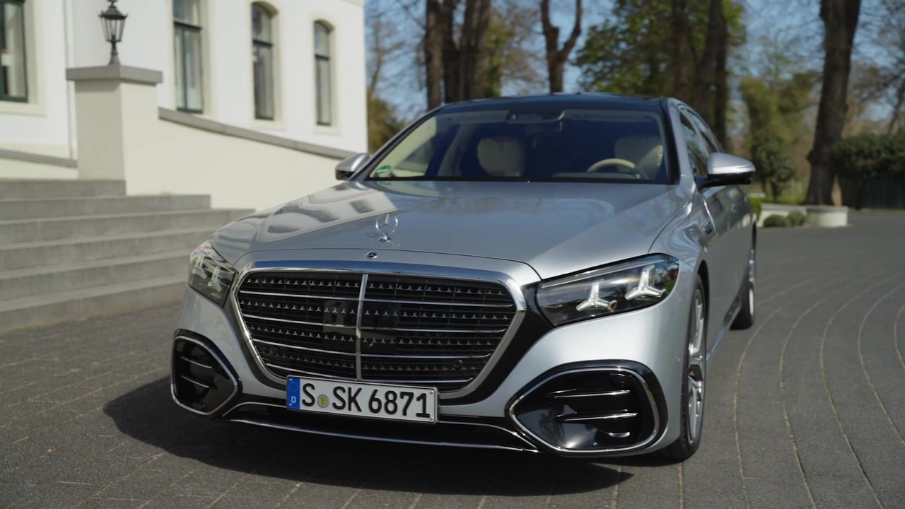 Mercedes-Benz S 450 d 4MATIC Exterior Design in High-tech silver metallic