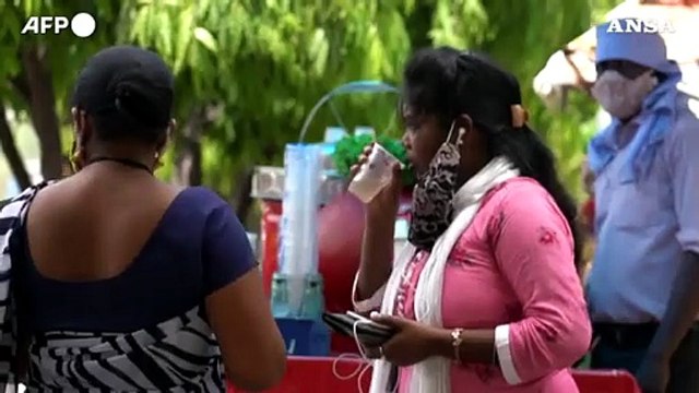 India: monsoni in ritardo, caldo torrido nella capitale Nuova Delhi