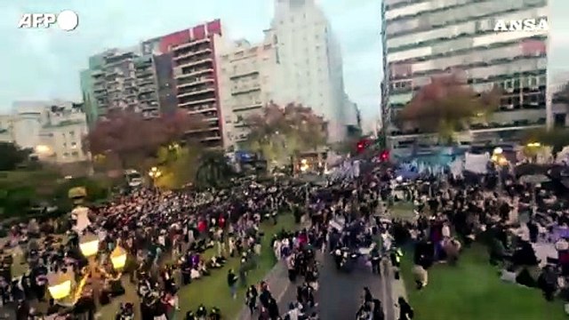 Argentina, migliaia in marcia a Buenos Aires contro la violenza sulle donne