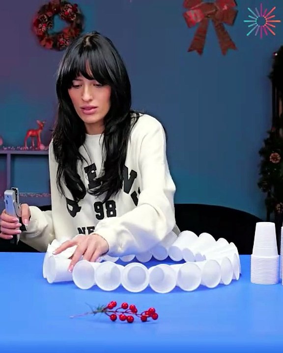 Don't throw plastic cups, make a snowman instead!⛄