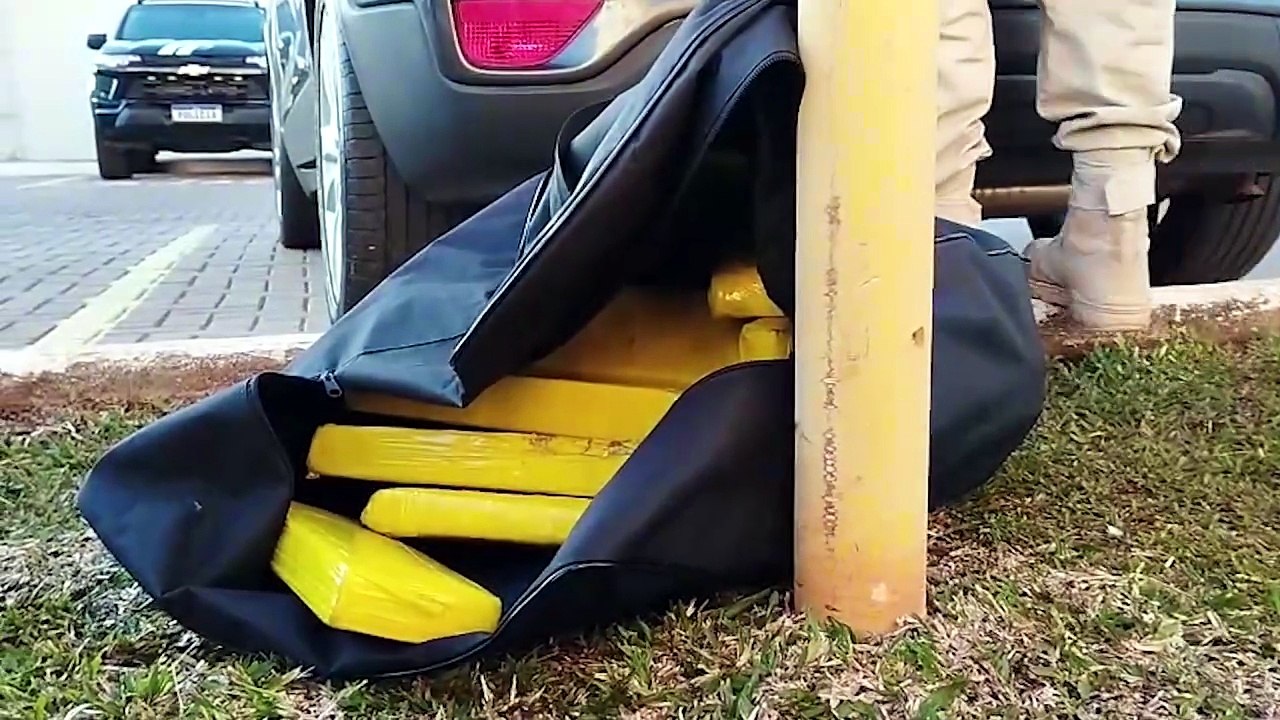Jovem de 18 anos é preso com 75 quilos de maconha na BR-277; droga seria trazida para Cascavel