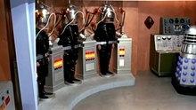 Peter Cushing 1966-Los Daleks Invaden La Tierra-HD