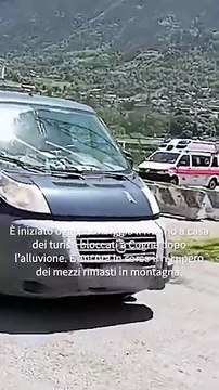 Il rientro dei primi turisti dopo l'alluvione