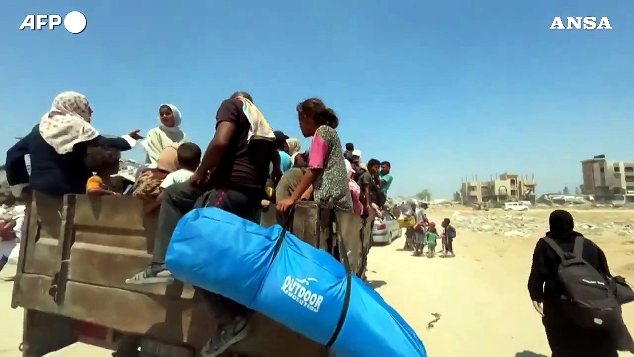 Gaza, palestinesi fuggono da Khan Yunis dopo i nuovi ordini di evacuazione