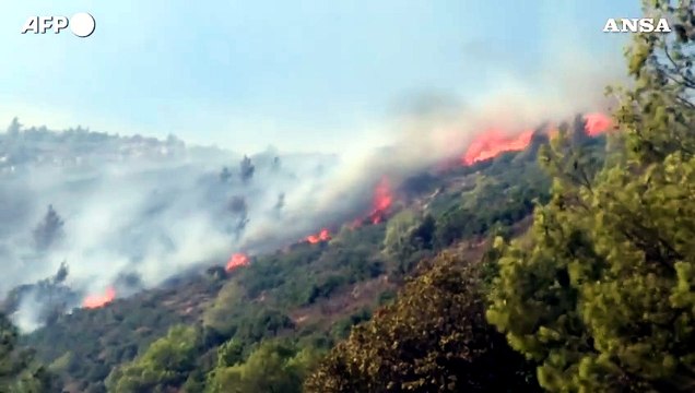 Ancora incendi in Grecia, evacuate altre localita' vicino Atene