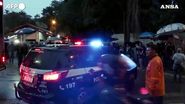 Aereo precipita in Brasile, soccorritori sul luogo dell'incidente