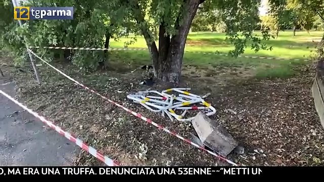 San Prospero, Auto Si Schianta Contro Il Semaforo, Morto Un 22enne