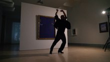 El hombre que baila a los cuadros: Pasamos una mañana con Francisco Hidalgo para acompañarlo en su proceso creativo