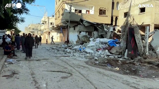 Gaza, le macerie a Deir-el-Balah dopo l'attacco israeliano