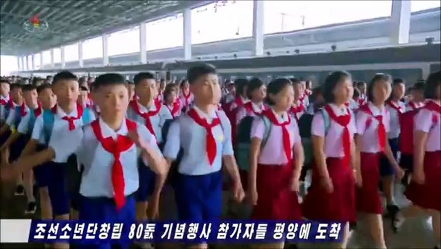 Chegam participantes das festividades pelo 80º aniversário da fundação da União das Crianças da Coreia