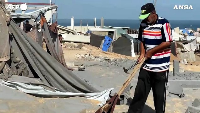 Gaza, gli sfollati di Khan Yunis dopo un attacco israeliano