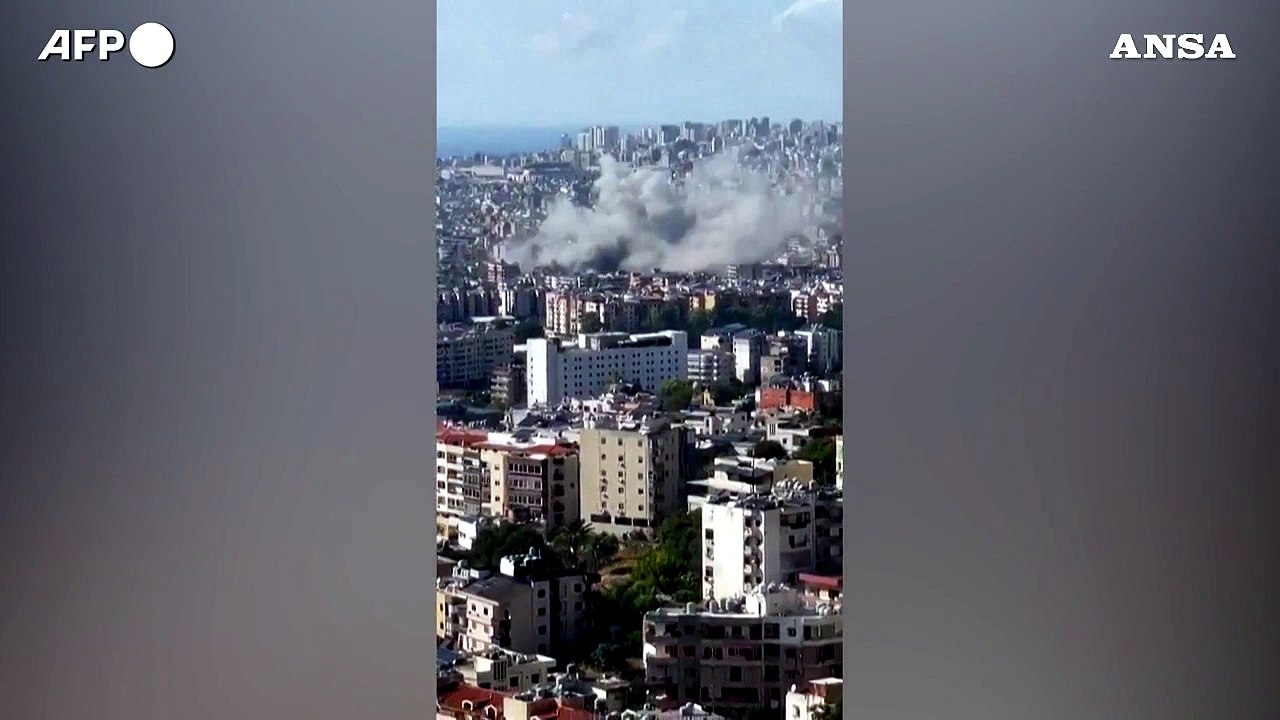 Libano, raid israeliano colpisce la periferia sud di Beirut
