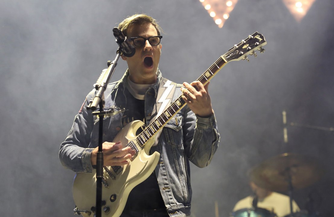 Weezer kündigen 'the gold album' für diesen sommer an
