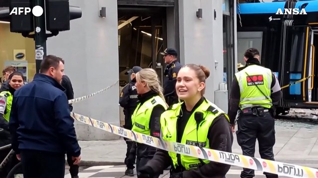 Oslo, tram deraglia e si schianta contro un negozio, 4 feriti