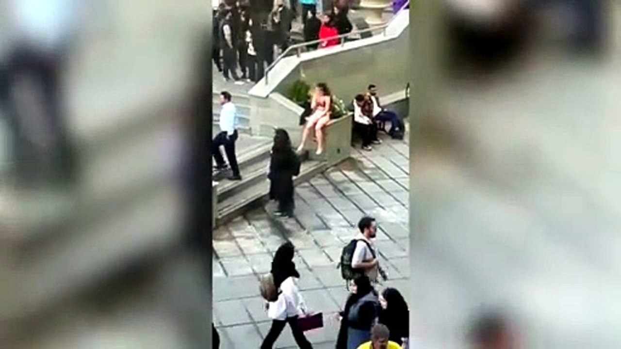 Iran Ragazza Seminuda