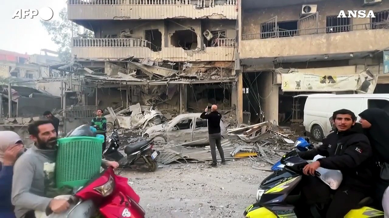 Libano, le macerie dopo i raid israeliani su Tiro e Beirut sud
