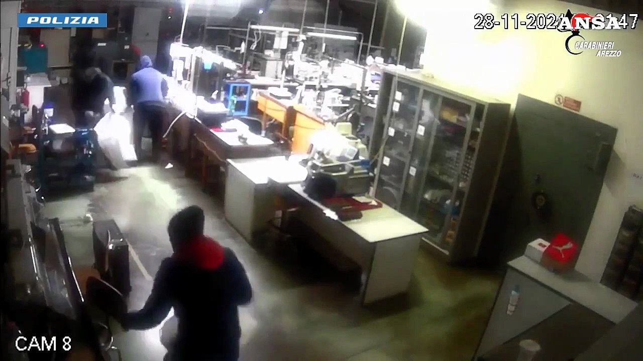 Furti nelle ditte orafe ad Arezzo, due le persone fermate