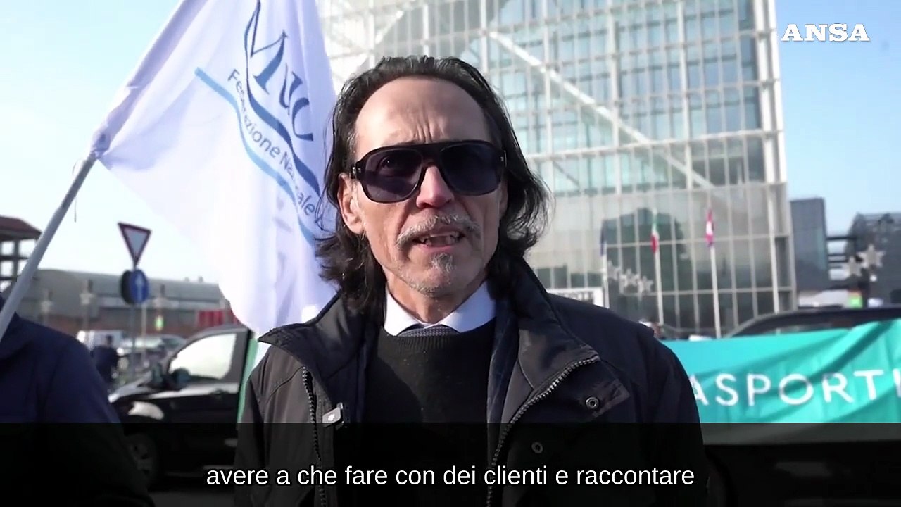 Ncc, la protesta a Torino davanti alla sede della Regione Piemonte