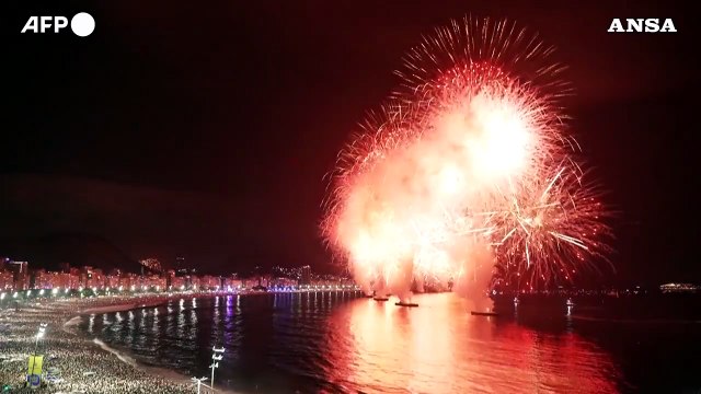 Capodanno a Rio de Janeiro, i festeggiamenti a Copacabana