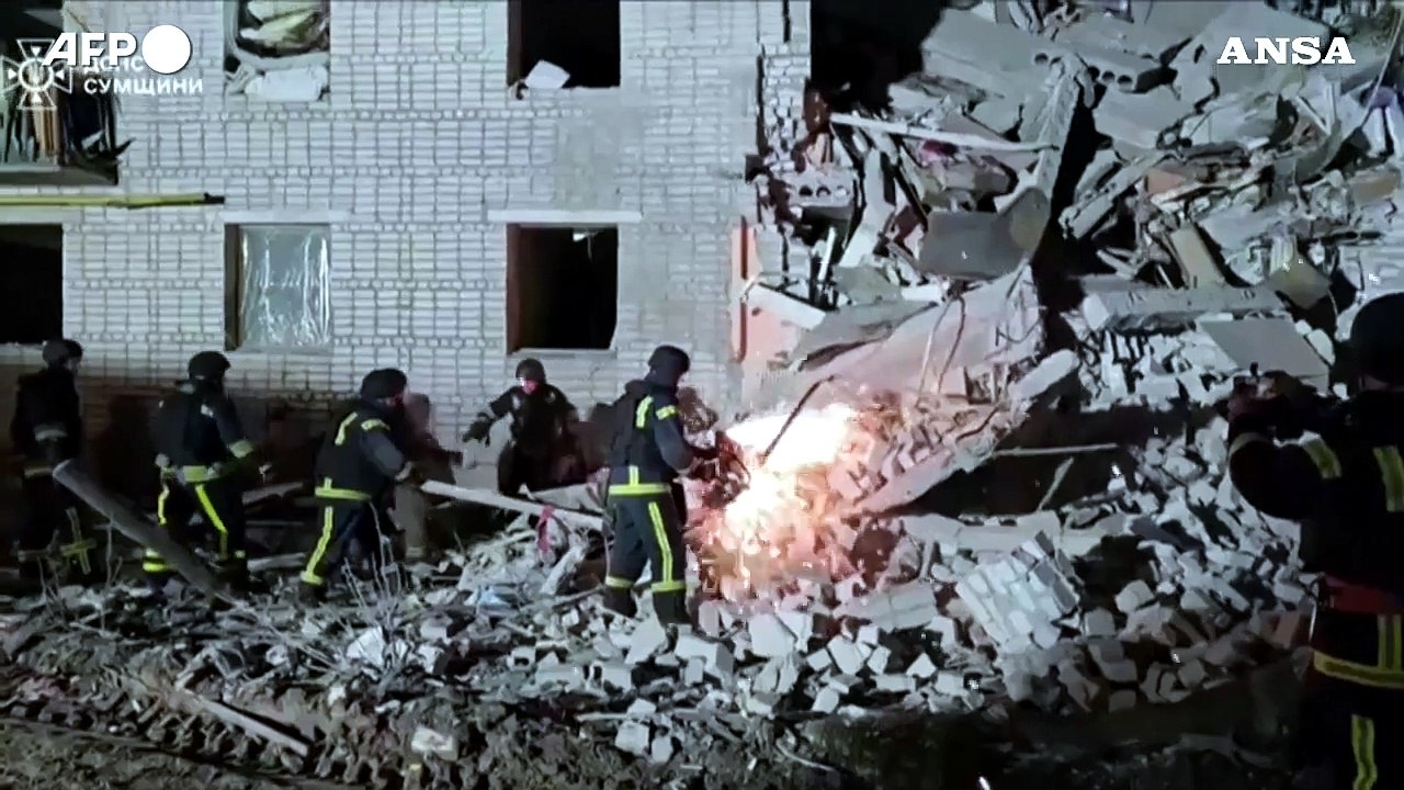 Ucraina, attacco aereo russo su un edificio nella regione di Sumy