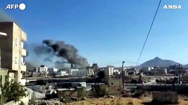 Yemen, bombardamenti sulla capitale Sanaa