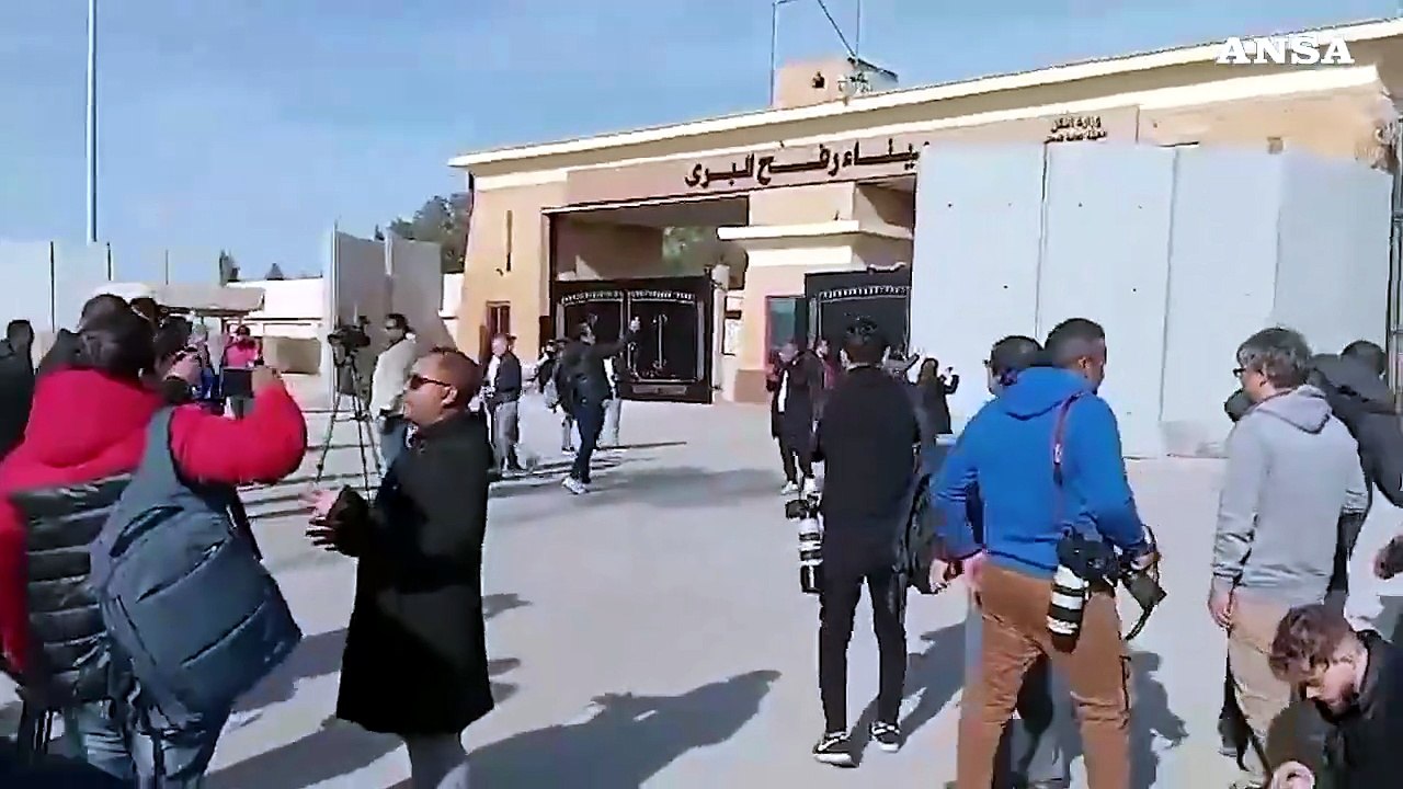 Gaza, valico di Rafah riaperto ai camion con gli aiuti