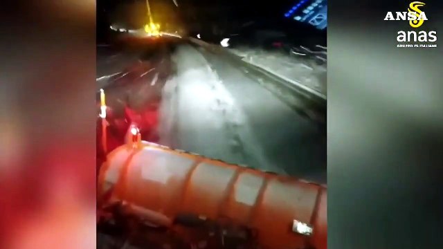 Maltempo, forti nevicate in Campania: allerta prorogata fino a lunedi'