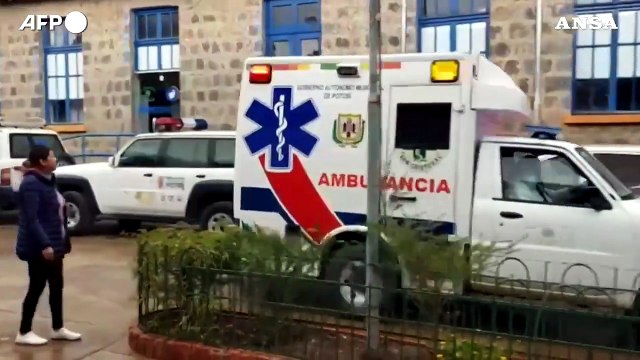 Bolivia, autobus precipita in una scarpata: almeno 31 morti e 15 feriti