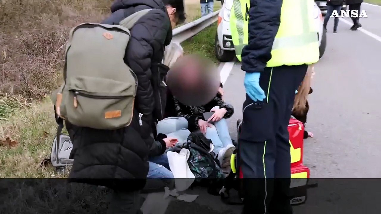 Scontro con un bus a Ferrara, morta la conducente di un'auto