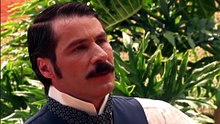 Leoncio confiesa a Isaura que está enamorado de ella | La Esclava Isaura - Capitulo 02