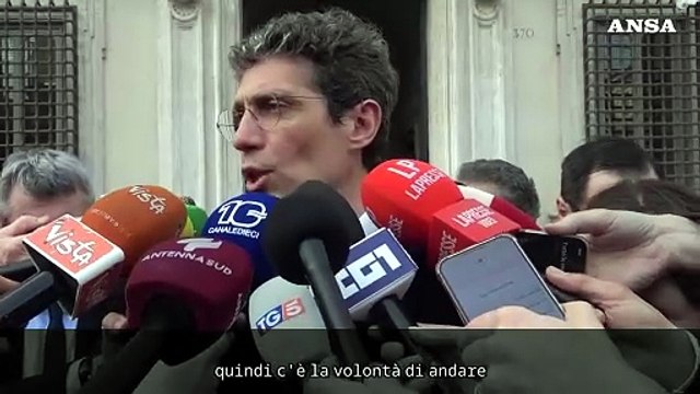Referendum, Landini e Magi a Palazzo Chigi con una matita gigante