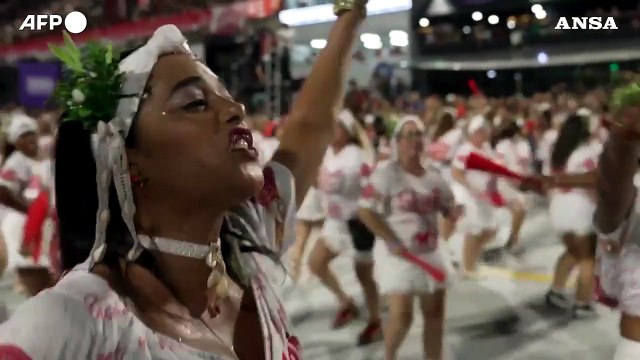 Carnevale di Rio, il rito purificatorio prima della sfilata al Sambodromo