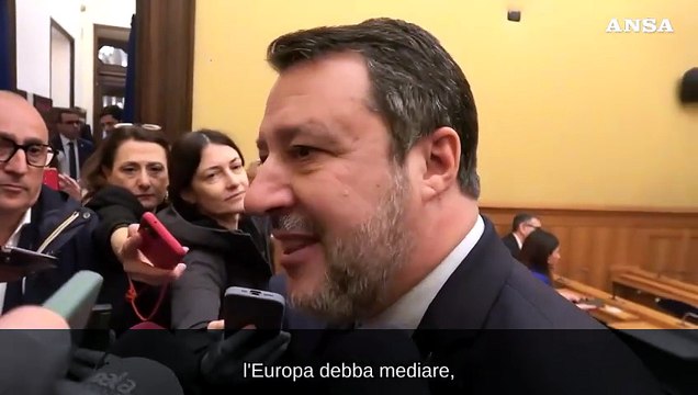 Salvini: Si' a fondi per difesa interna, no a testate nucleari