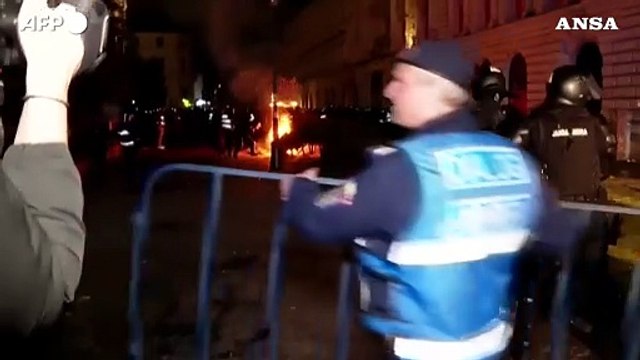 Romania, scontri tra forze dell'ordine e sostenitori di Georgescu