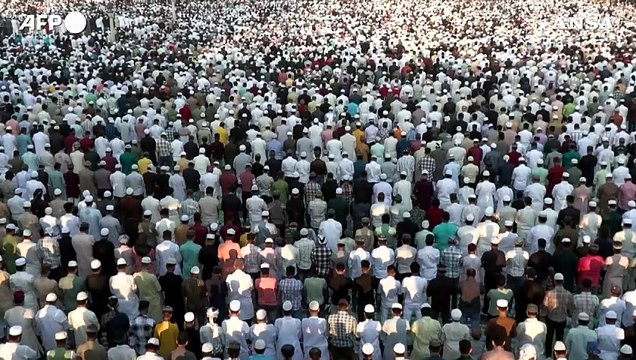 I musulmani indiani a Jama Masjid per celebrare la fine del Ramadan