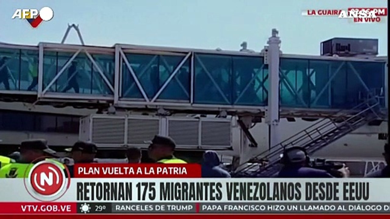 Venezuela, arriva a Caracas l'aereo con 175 migranti espulsi dagli Usa