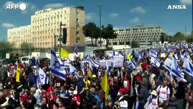 A Gerusalemme proteste anti-governative davanti alla Knesset