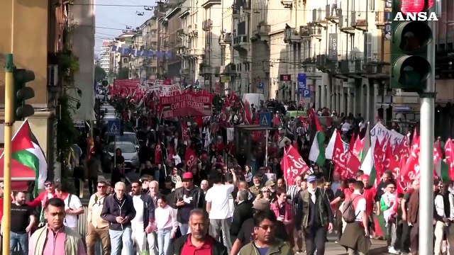 Milano, scontri tra manifestanti e polizia al corteo pro Palestina