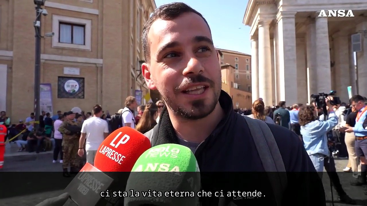 Traslazione Papa Francesco, i fedeli: "Era uno di noi, uno del popolo"