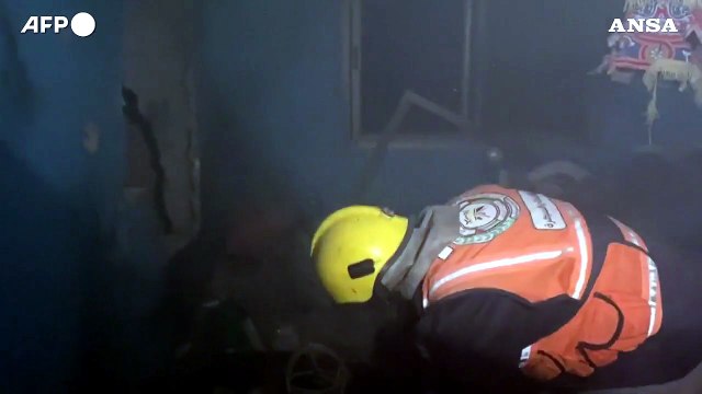 Gaza, i soccorsi dopo il nuovo attacco israeliano su Khan Yunis