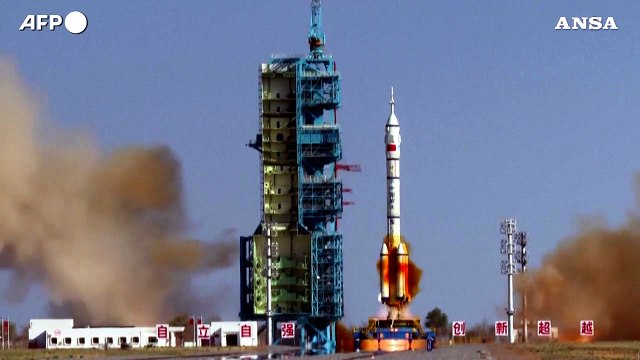 Cina, lanciata la navicella spaziale Shenzhou-20