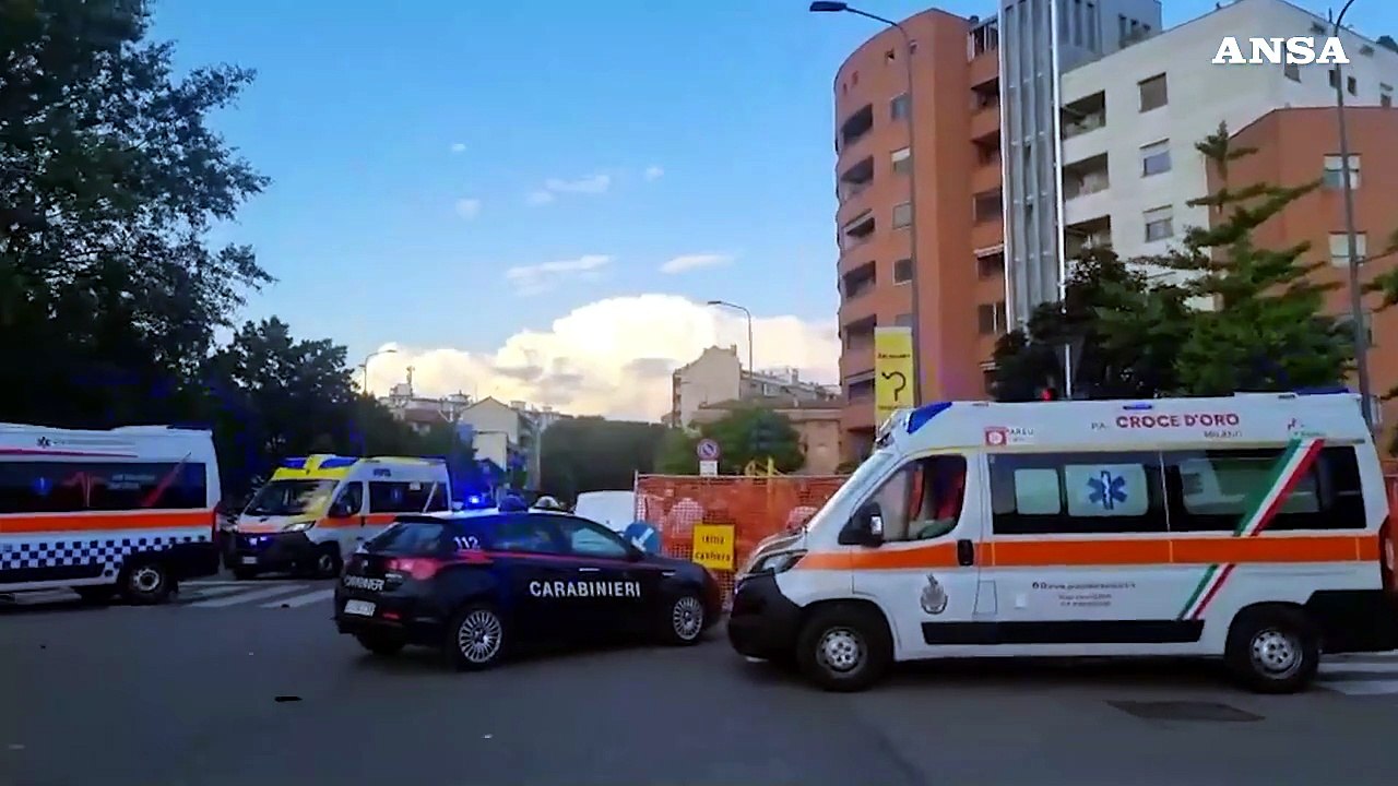 Milano, incidente tra uno scooter e un furgone: morta una 37enne