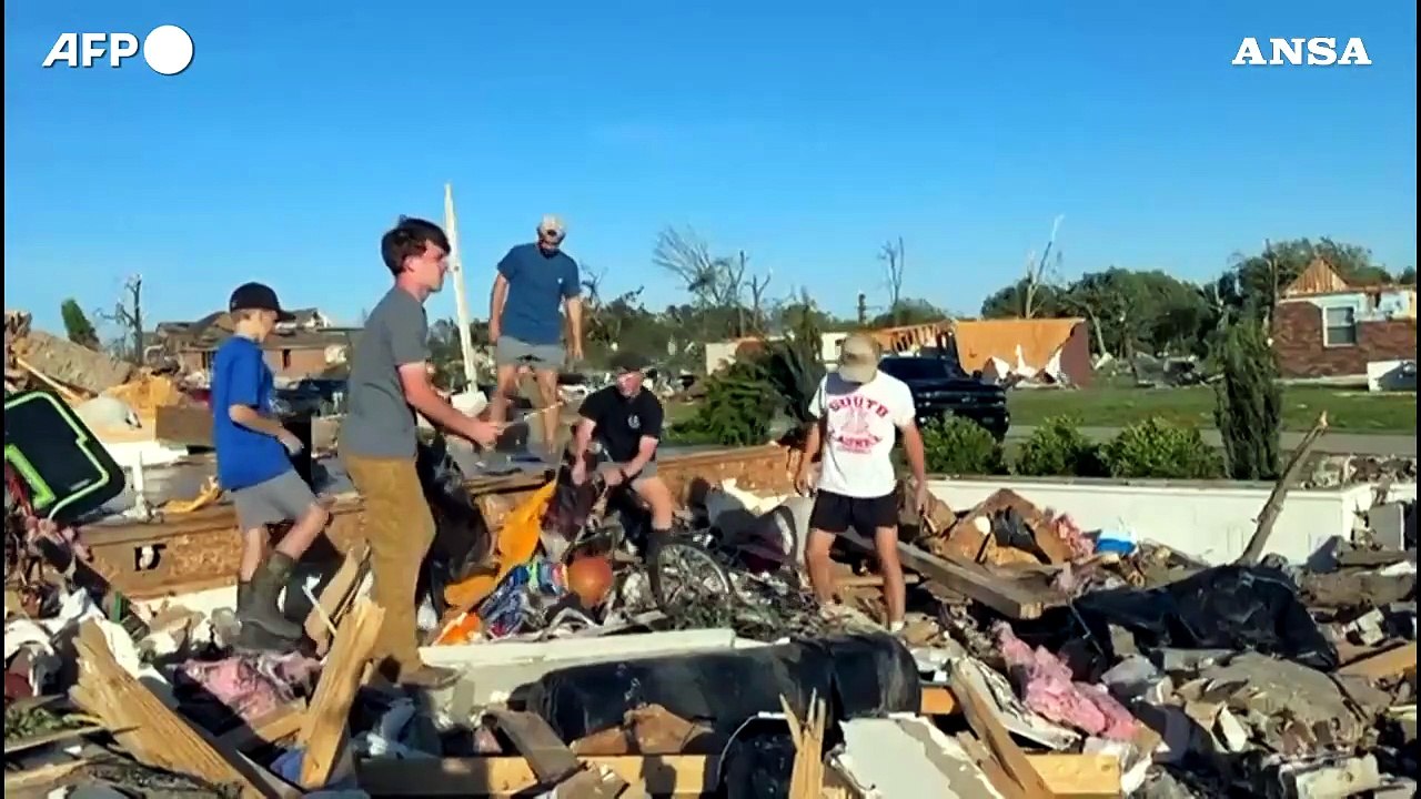 Stati Uniti, devastazione e vittime al passaggio di un tornado