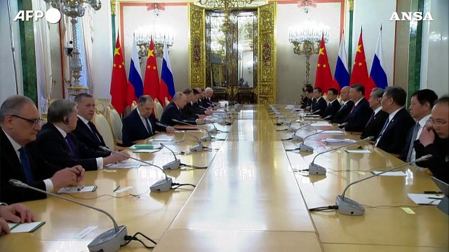 Xi Jinping arriva al Cremlino per i colloqui con Putin