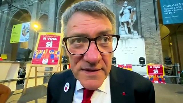 Landini in piazza Garibaldi, referendum al centro: Tornare a rendere libere le persone - Video