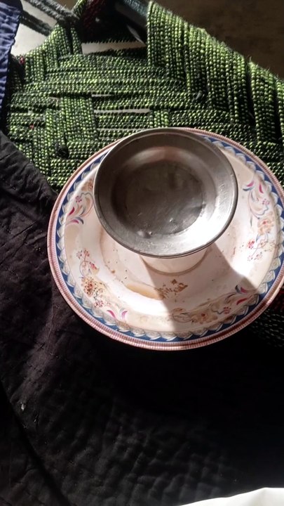 Yahan to chai bhi mast Munda hai