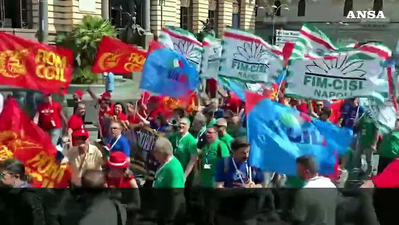 Sciopero metalmeccanici, 5mila in corteo a Napoli: "Senza contratto si blocca l'Italia"