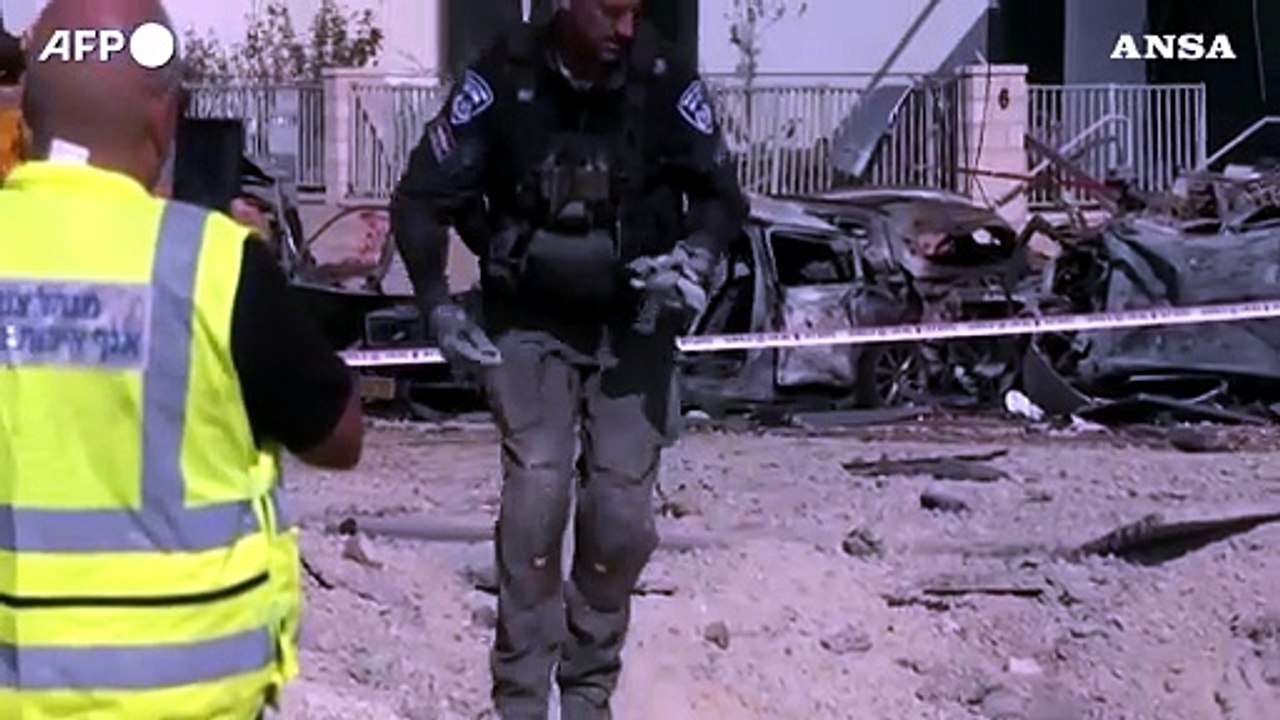 Missile contro Israele, tra le macerie a Beer Sheva