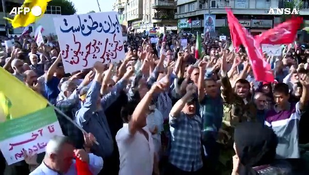 Iran, proteste a Teheran contro Stati Uniti e Israele